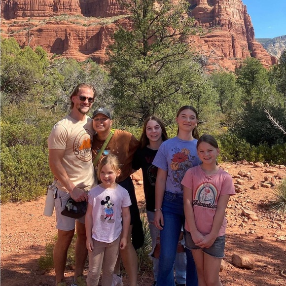 Meet your Posher, Audrey - Picture 1 of 3